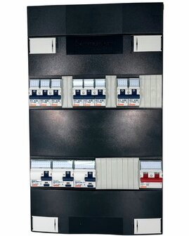 Gewiss-GroepenKast-1-Fase-8-Groepen-3xAardlekschakelaar